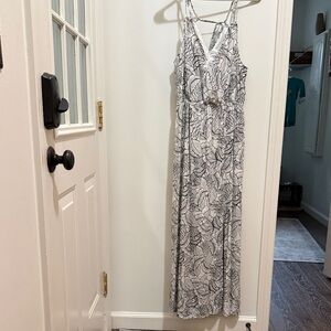 CUPSHE Black& White Leaf Print maxi Dress